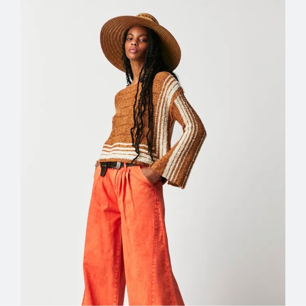 Free People tan and white sweater